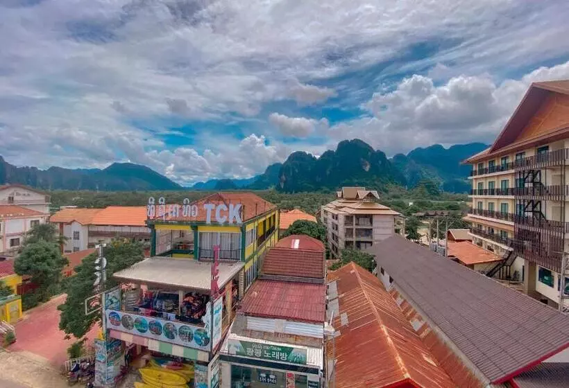 ベッドアンドブレックファースト Golden Dragon House Vang Vieng