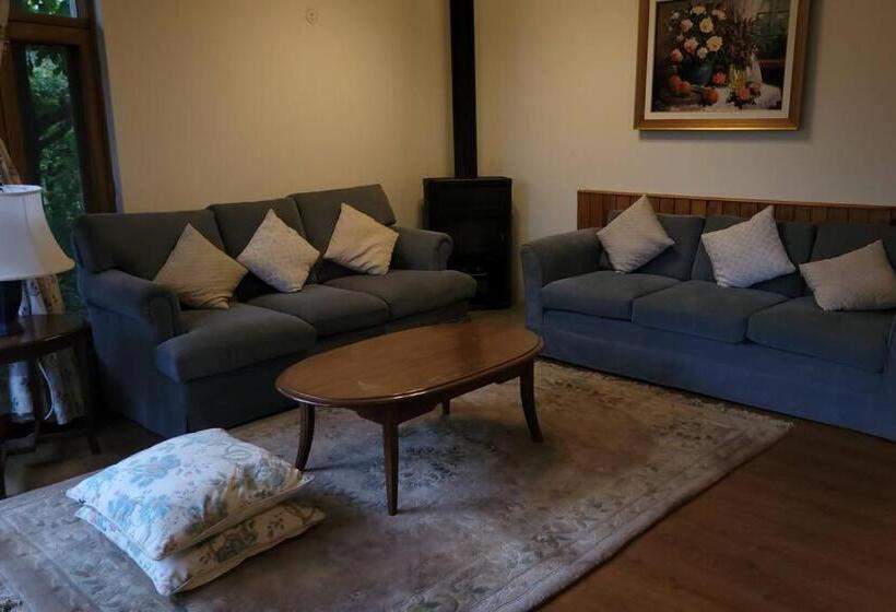 تختخواب و صبحانه The Native Route Boutique Cottages In Manali