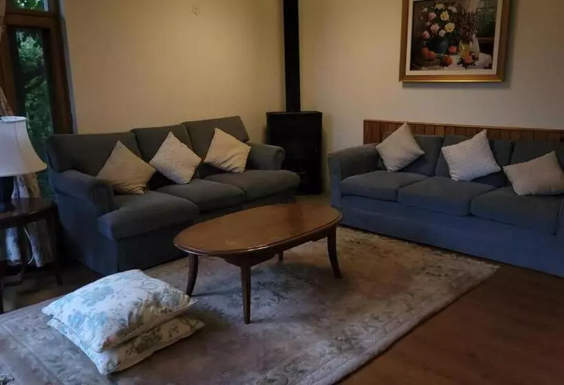 تختخواب و صبحانه The Native Route   Boutique Cottages In Manali