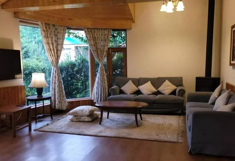 تختخواب و صبحانه The Native Route   Boutique Cottages In Manali