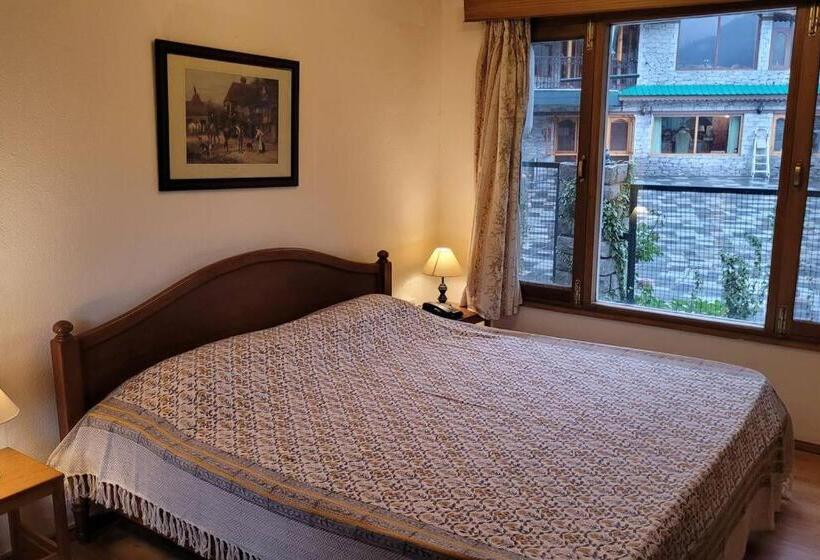 تختخواب و صبحانه The Native Route Boutique Cottages In Manali