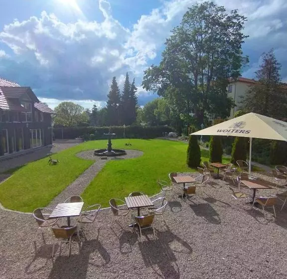 Aamiaismajoitus (B&B) Unik Villa Kurz Urlaub Mit Veranda Und Balkon