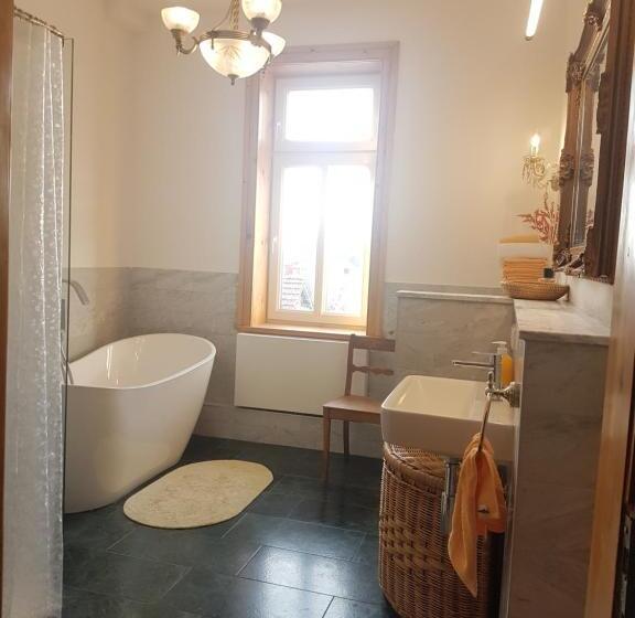 تختخواب و صبحانه Unik Villa Kurz Urlaub Mit Veranda Und Balkon