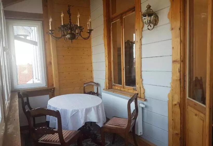 Aamiaismajoitus (B&B) Unik Villa Kurz Urlaub Mit Veranda Und Balkon