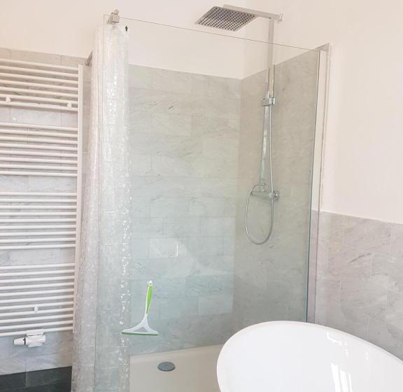 تختخواب و صبحانه Unik Villa Kurz Urlaub Mit Veranda Und Balkon