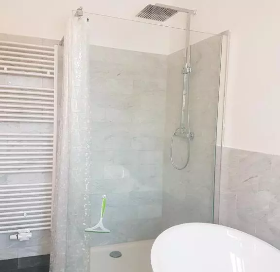 Aamiaismajoitus (B&B) Unik Villa Kurz Urlaub Mit Veranda Und Balkon