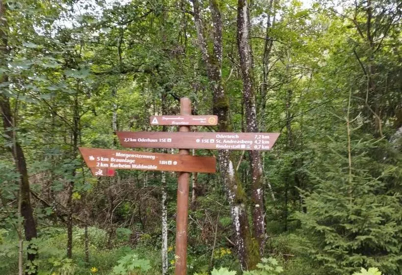 Aamiaismajoitus (B&B) Unik Villa Kurz Urlaub Mit Veranda Und Balkon