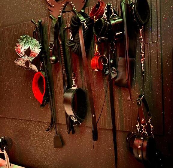 هتل Romeo Nights Love Rooms Jacuzzi Hydromassage