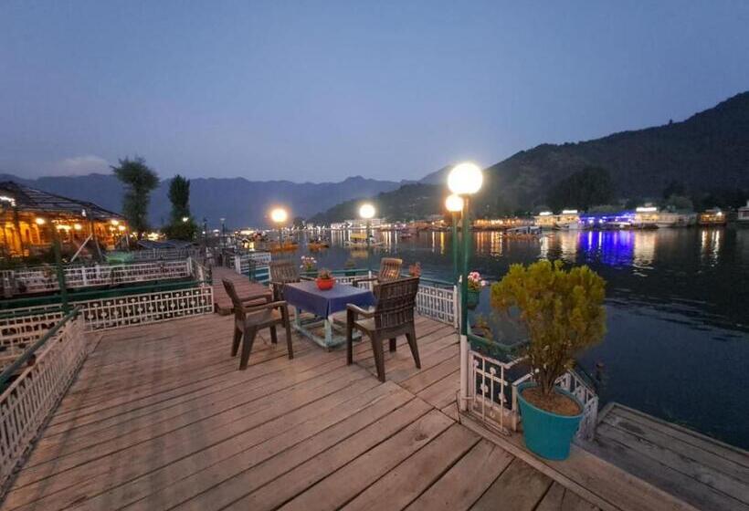 בית מלון כפרי Srinagar Tourism Group Of House Boats