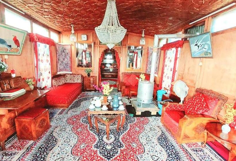 בית מלון כפרי Srinagar Tourism Group Of House Boats