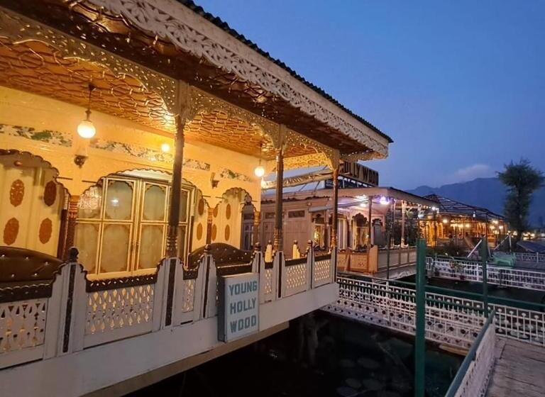 בית מלון כפרי Srinagar Tourism Group Of House Boats