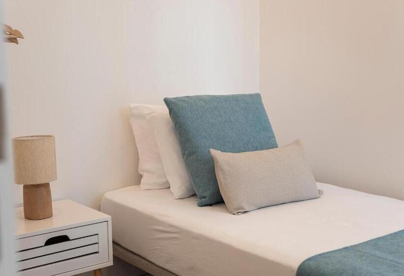 Madalena Hostel E Suites