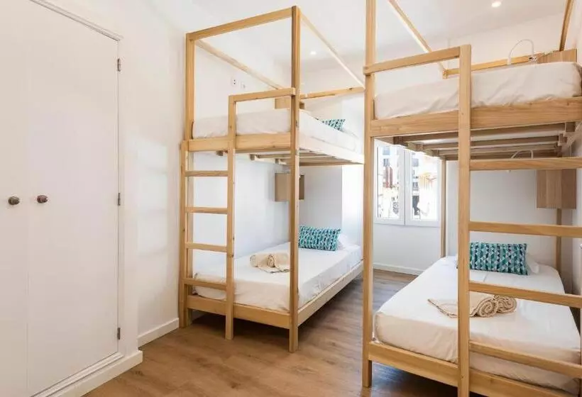 Madalena Hostel E Suites