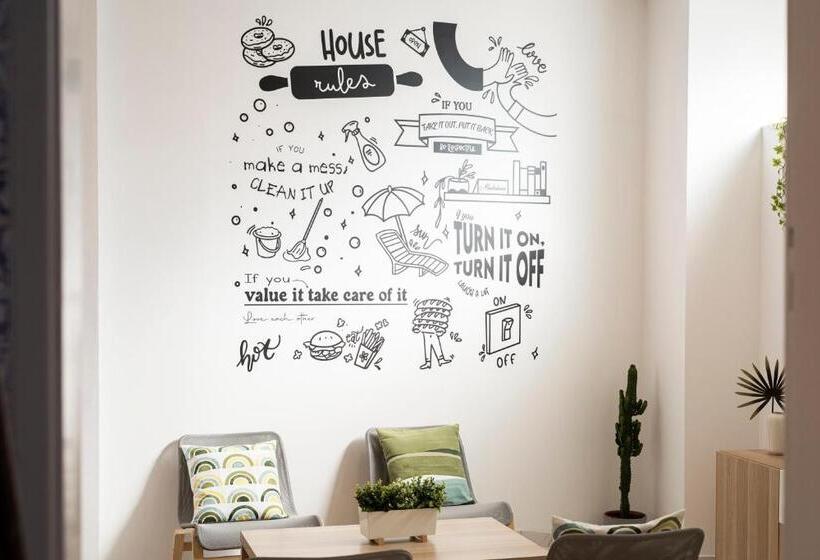 Madalena Hostel E Suites