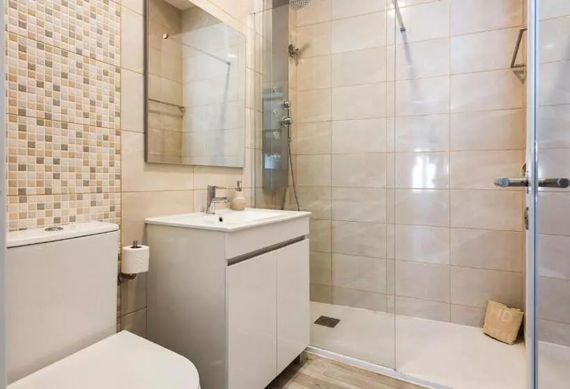 Madalena Hostel E Suites