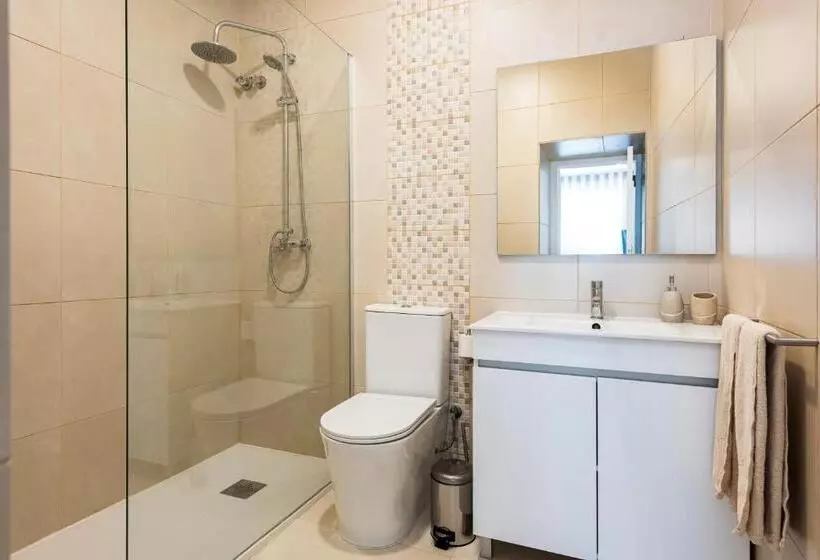 Madalena Hostel E Suites