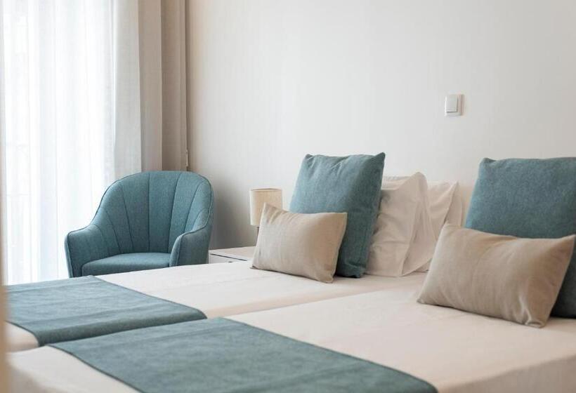 Madalena Hostel E Suites