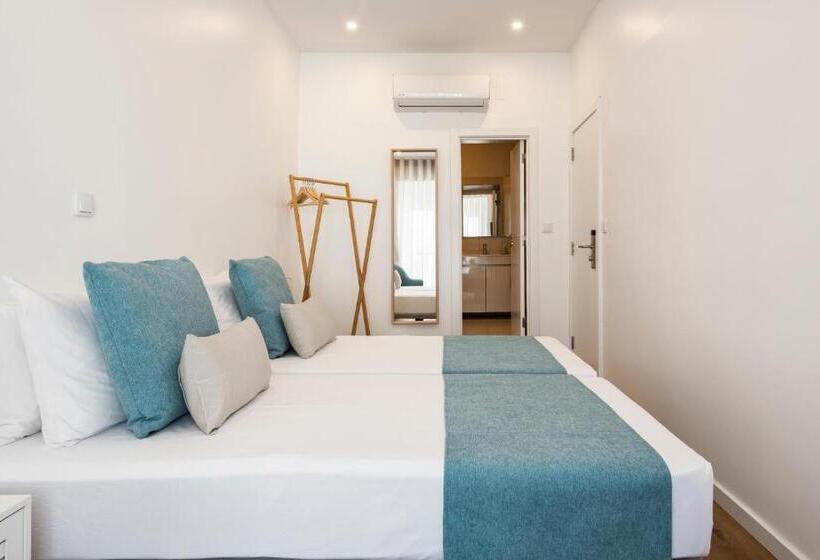 Madalena Hostel E Suites