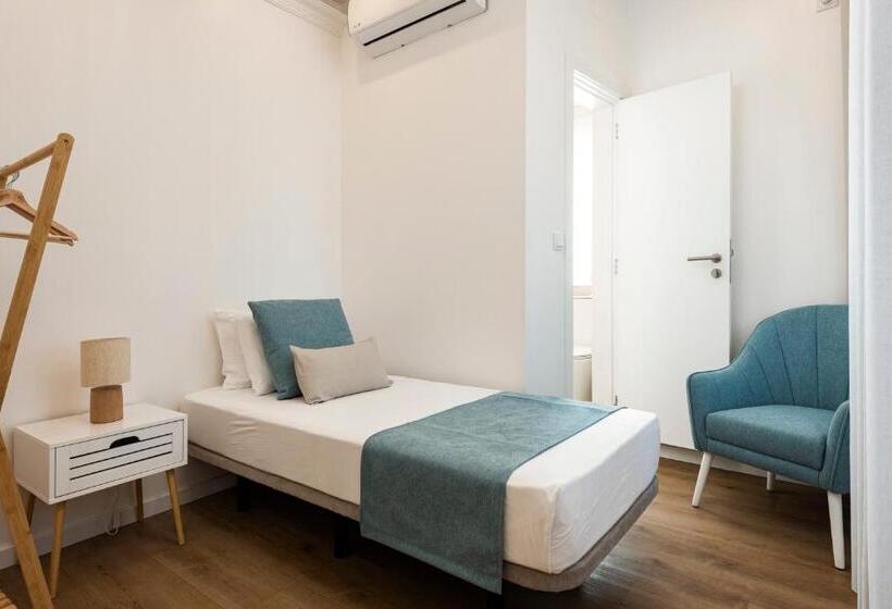 Madalena Hostel E Suites