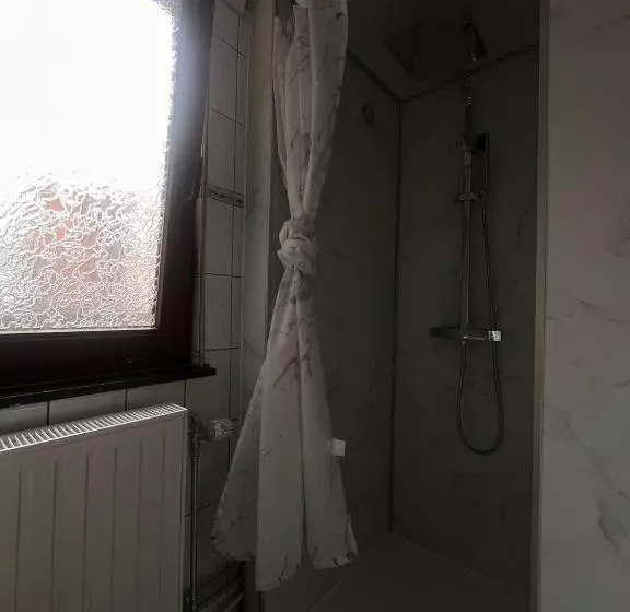 ペンション Chambre Privé Avec Salle De Bain Privé