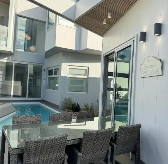پانسیون Rom Baros Tiny Beach House