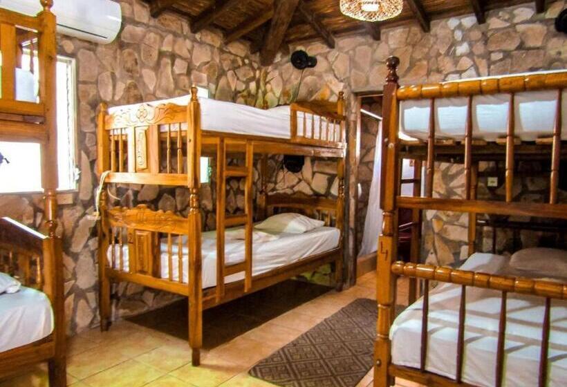 پانسیون Room In Bb Family Room With Ac 5