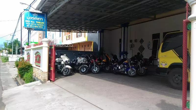 Retkeilymaja Losmen Ibu Hj. Tarjo