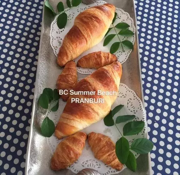 تختخواب و صبحانه Bc Summer Beach