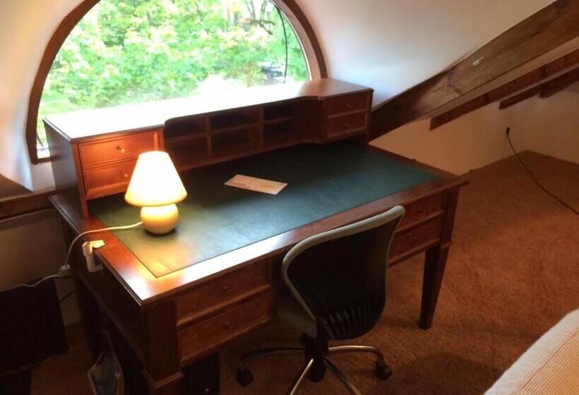 تختخواب و صبحانه Paivilla Boutique