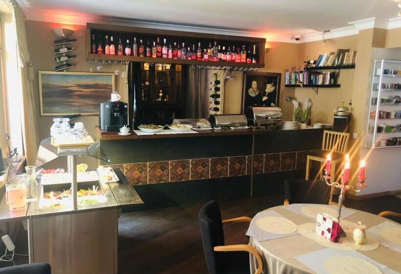 تختخواب و صبحانه Paivilla Boutique