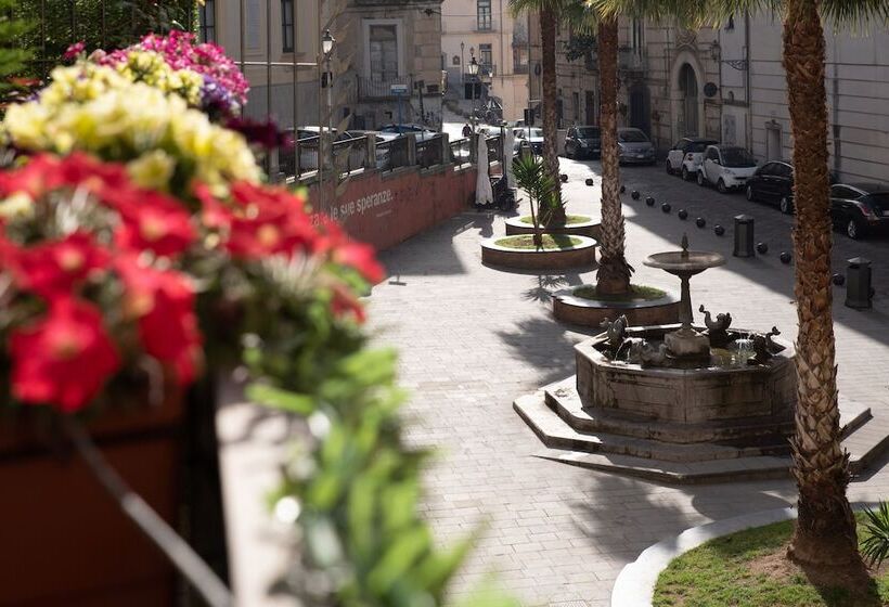 تختخواب و صبحانه Roof Garden