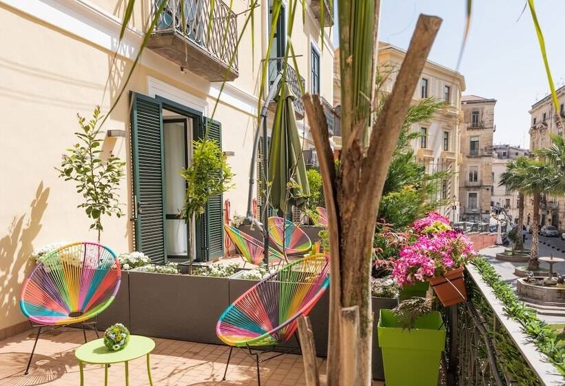 تختخواب و صبحانه Roof Garden