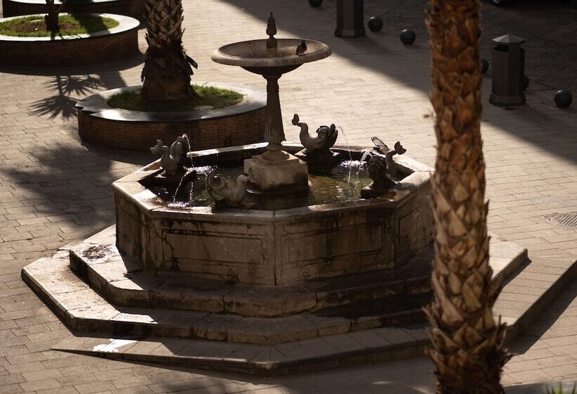 تختخواب و صبحانه Roof Garden