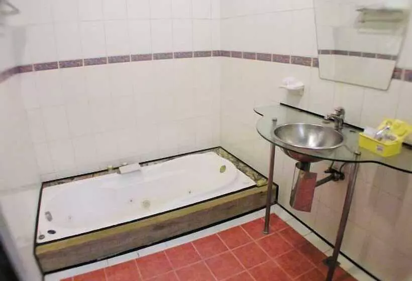 Changsing Business Motel