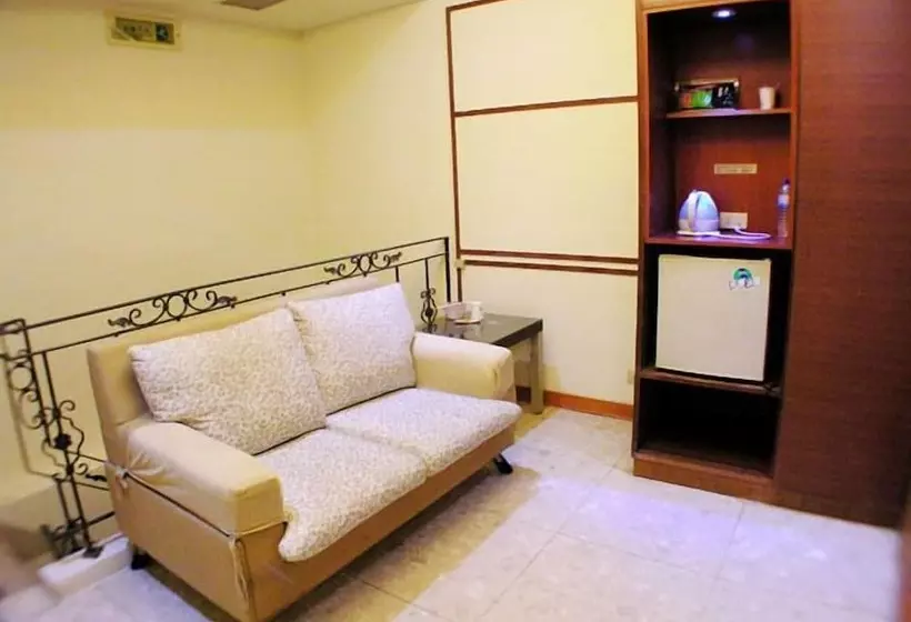 Changsing Business Motel