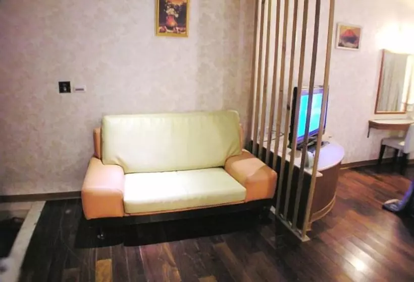 Changsing Business Motel