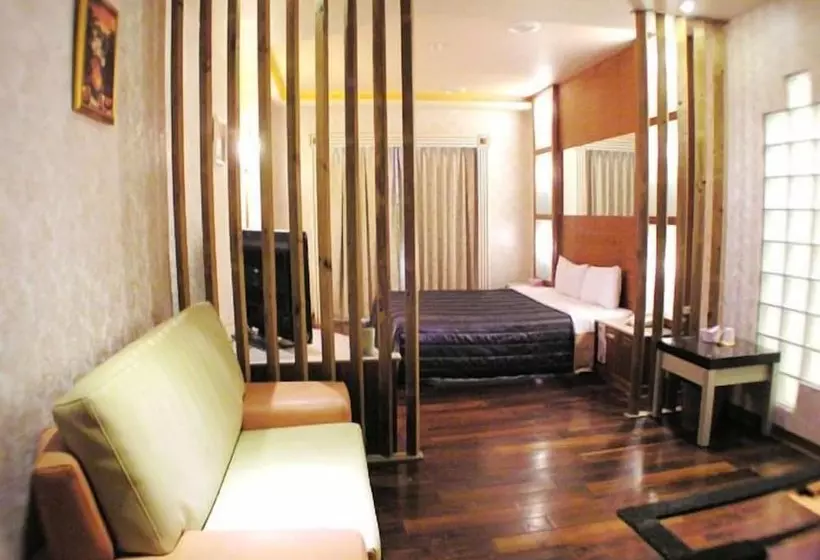 Changsing Business Motel