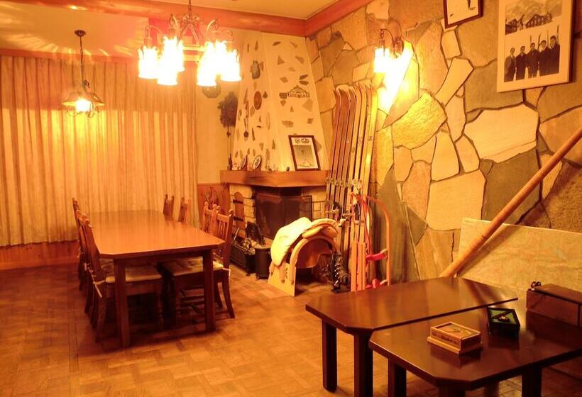 Hotel Daisen White Palace