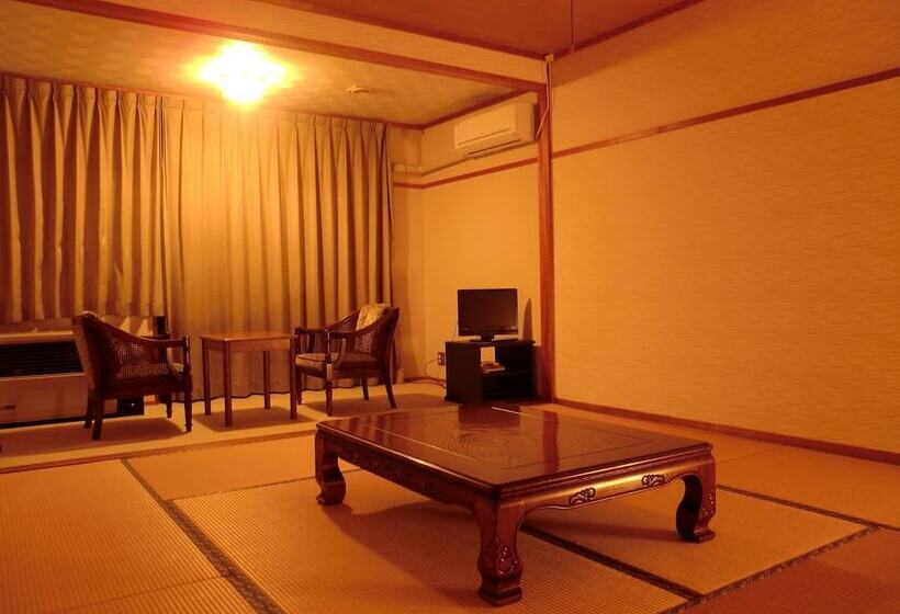 Hotel Daisen White Palace
