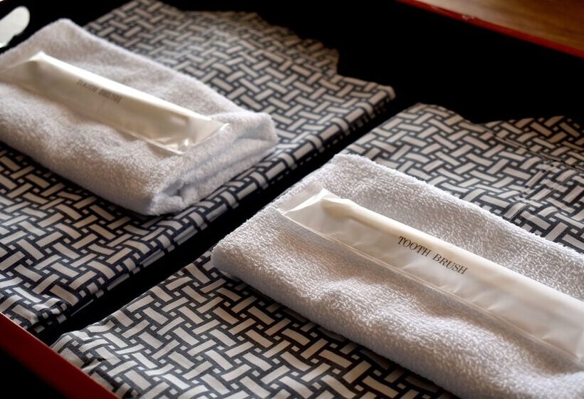 Hotel Daisen White Palace