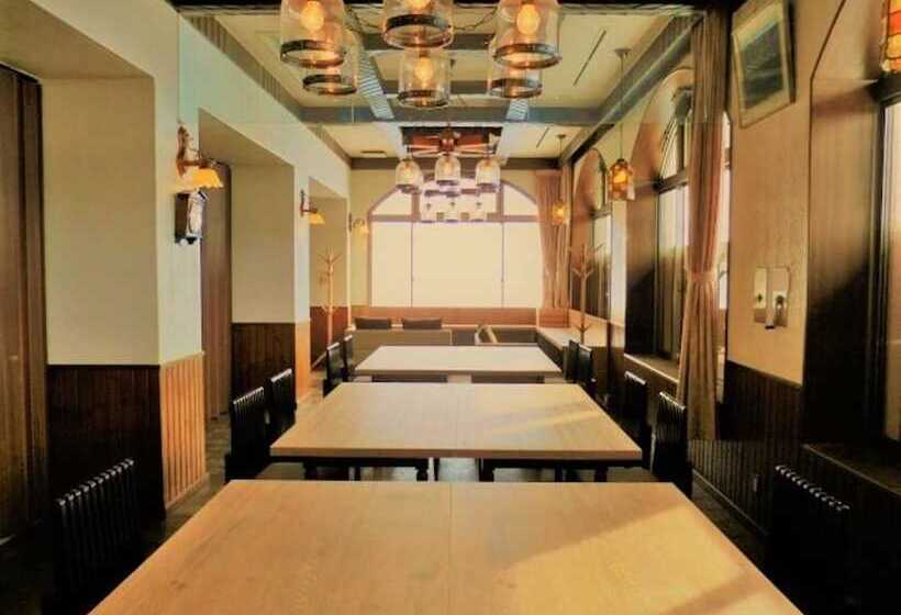 Hotel Daisen White Palace