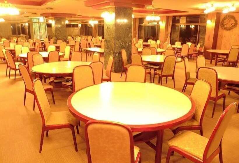 Hotel Daisen White Palace