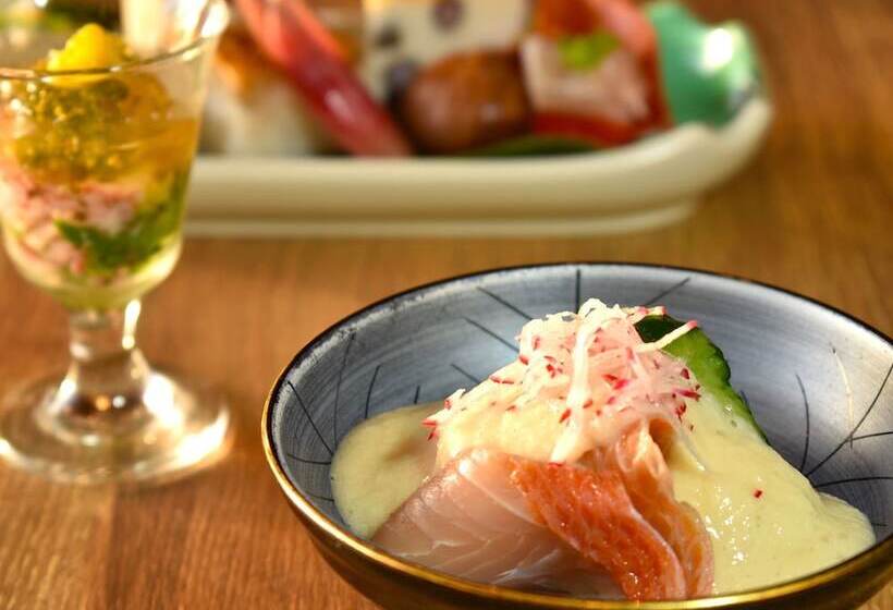 Hotel Daisen White Palace