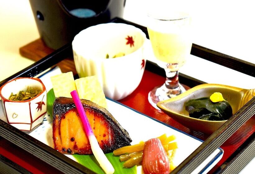 Hotel Daisen White Palace