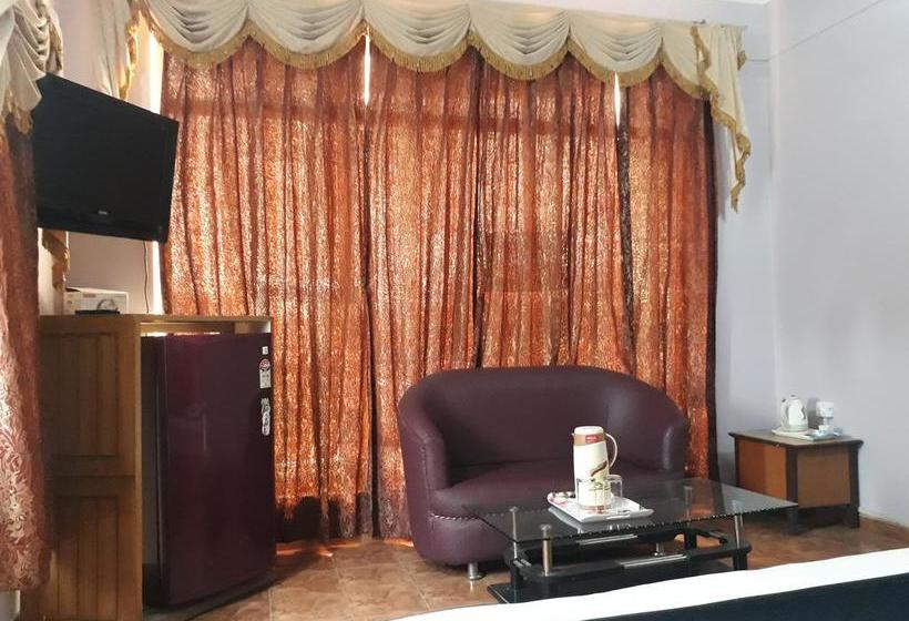 호텔 Capital O 38730  Mansarovar Deluxe