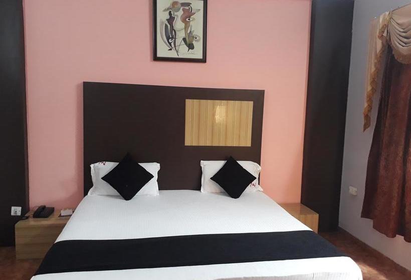 호텔 Capital O 38730  Mansarovar Deluxe