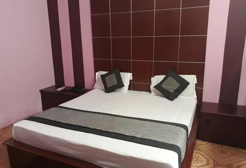 호텔 Capital O 38730  Mansarovar Deluxe