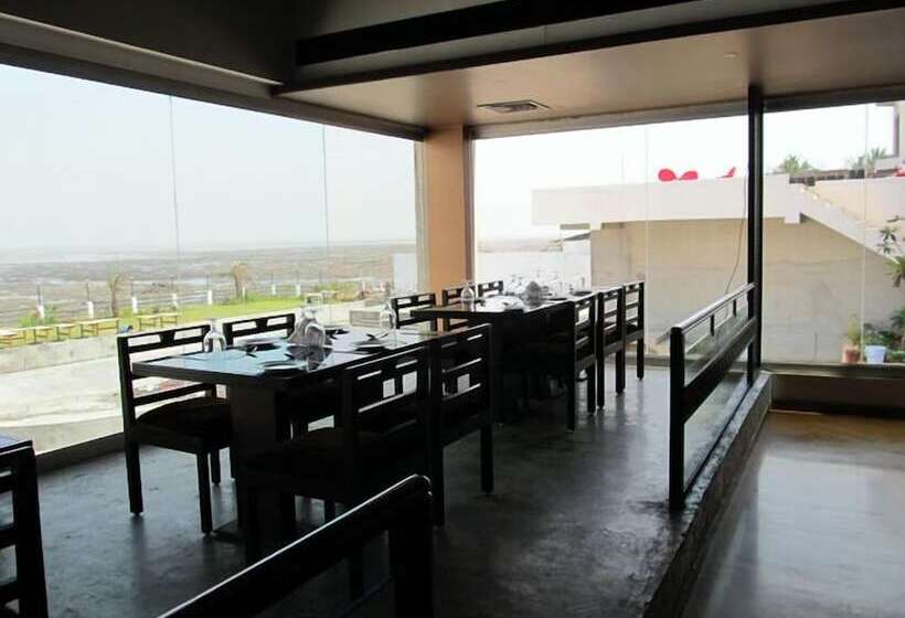 منتجع Sea Rock Inn