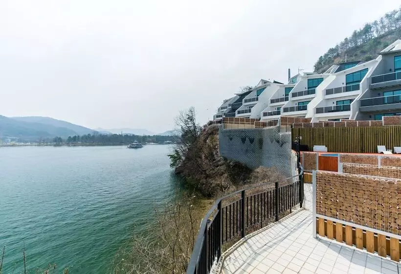 W Jiwoo Resort