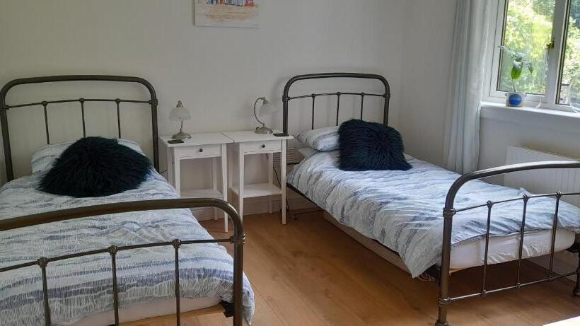 21kr Bed And Breakfast, Close To Beach, Town Centre And Golf